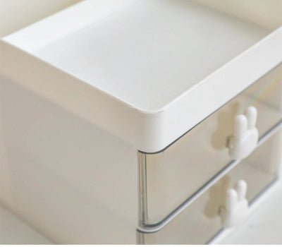 Rangement maquillage gros plan étage supérieur