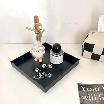 Portant à bijoux en bambou et plateau noir