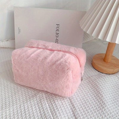 trousse maquillage fourrure rose