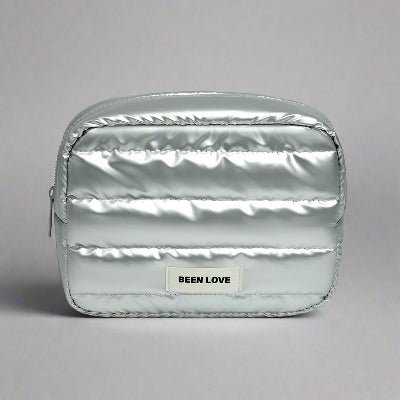 trousse maquillage matelassée argentée